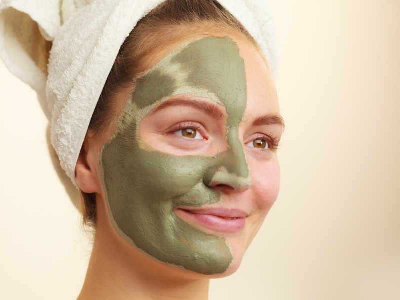 Clay mask to minimize pores