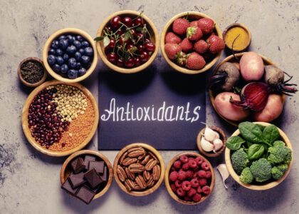 Featured image: antioxidant foods for skin glow