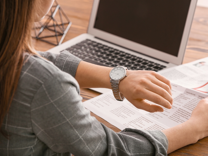 woman working with focus during her peak productivity hours